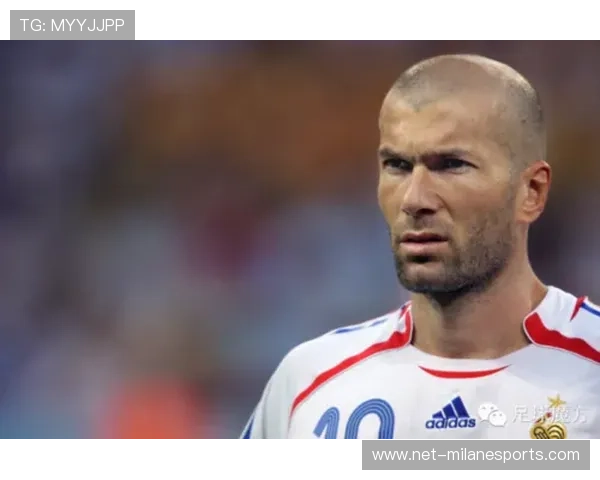 《回顾天下足球十五大球星的传奇足迹与记忆》